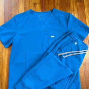 FIGS Scrub Set - Mens - Tansen pants - Leon Top - Alps Blue